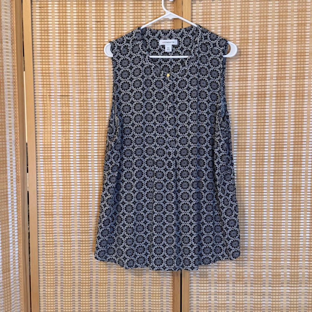 Liz Claiborne XXL Black White Geometric Floral Sleeveless Rayon Blouse Top Artsy